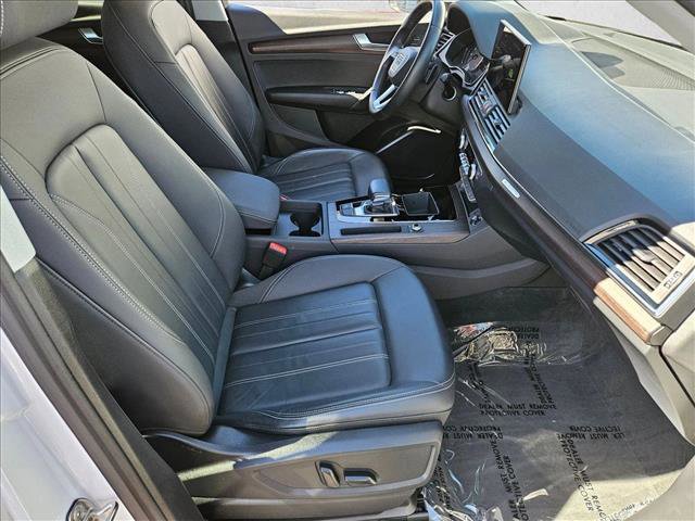 Used 2023 Audi Q5 2.0T Premium w/ Convenience Package image 16