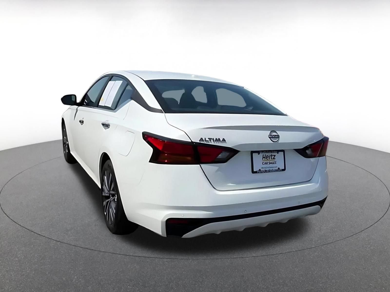 Used 2025 Nissan Altima 2.5 SV FWD image 11