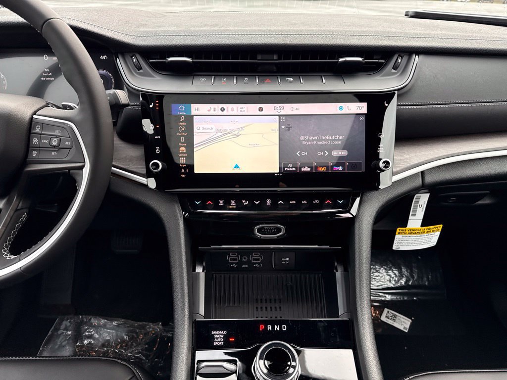 New 2027 Jeep Grand Cherokee Limited AWD/4WD image 17
