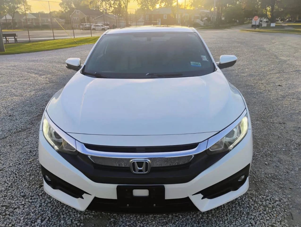 Used 2018 Honda Civic EX-T image 2