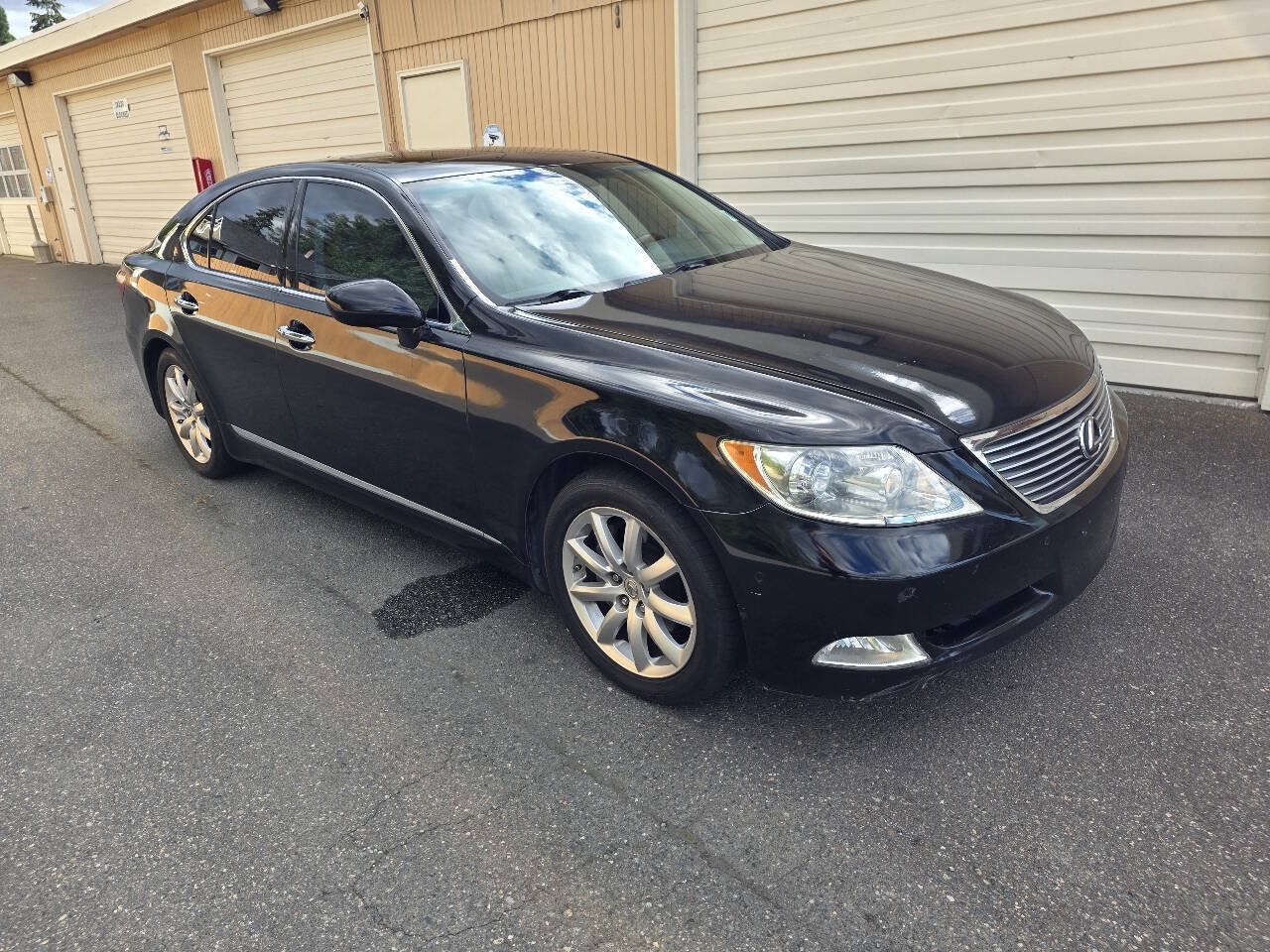 Used 2008 Lexus LS 460 w/ Comfort Pkg RWD image 8