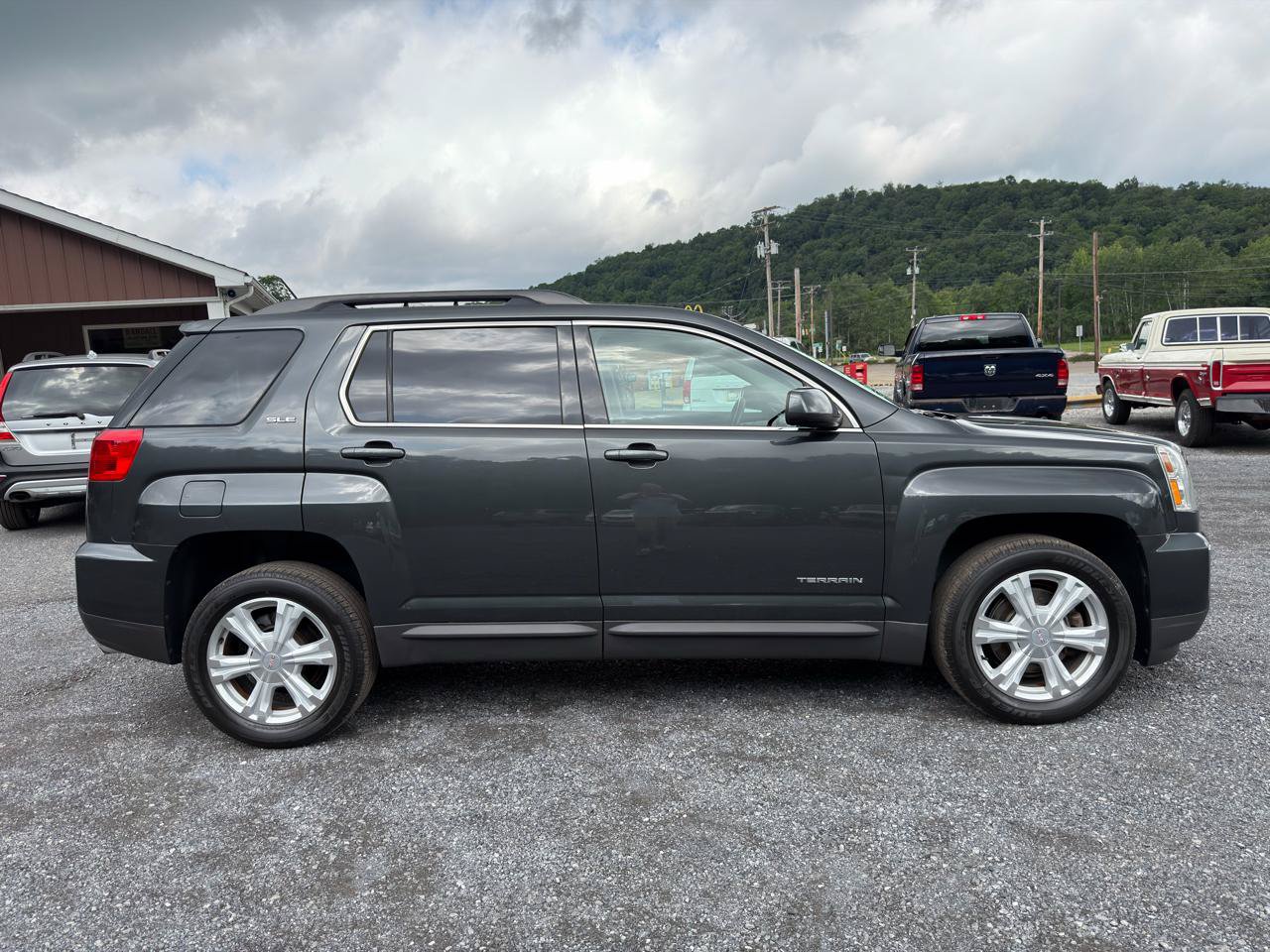 Used 2017 GMC Terrain SLE w/ Driver Alert Package I AWD/4WD image 8