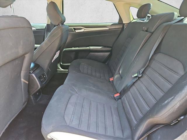 Used 2020 Ford Fusion SE FWD image 24
