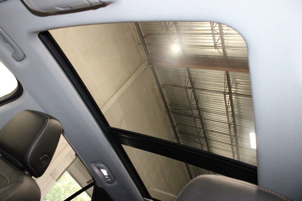 Used 2021 Chevrolet Equinox Premier image 16