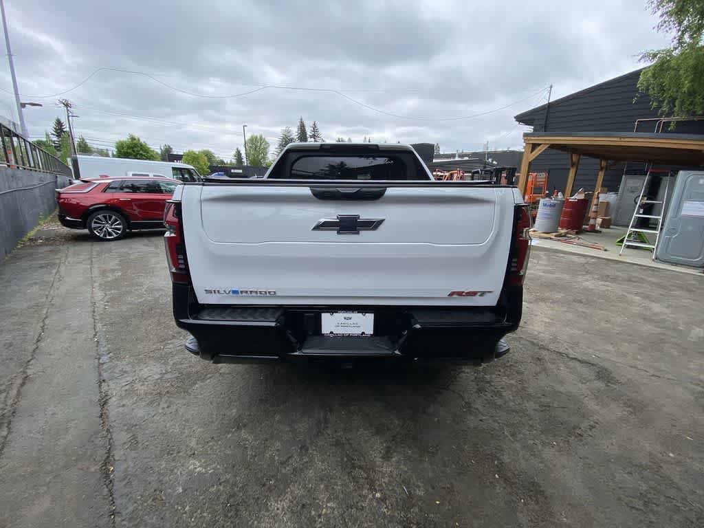 Used 2025 Chevrolet Silverado EV RST AWD/4WD image 5