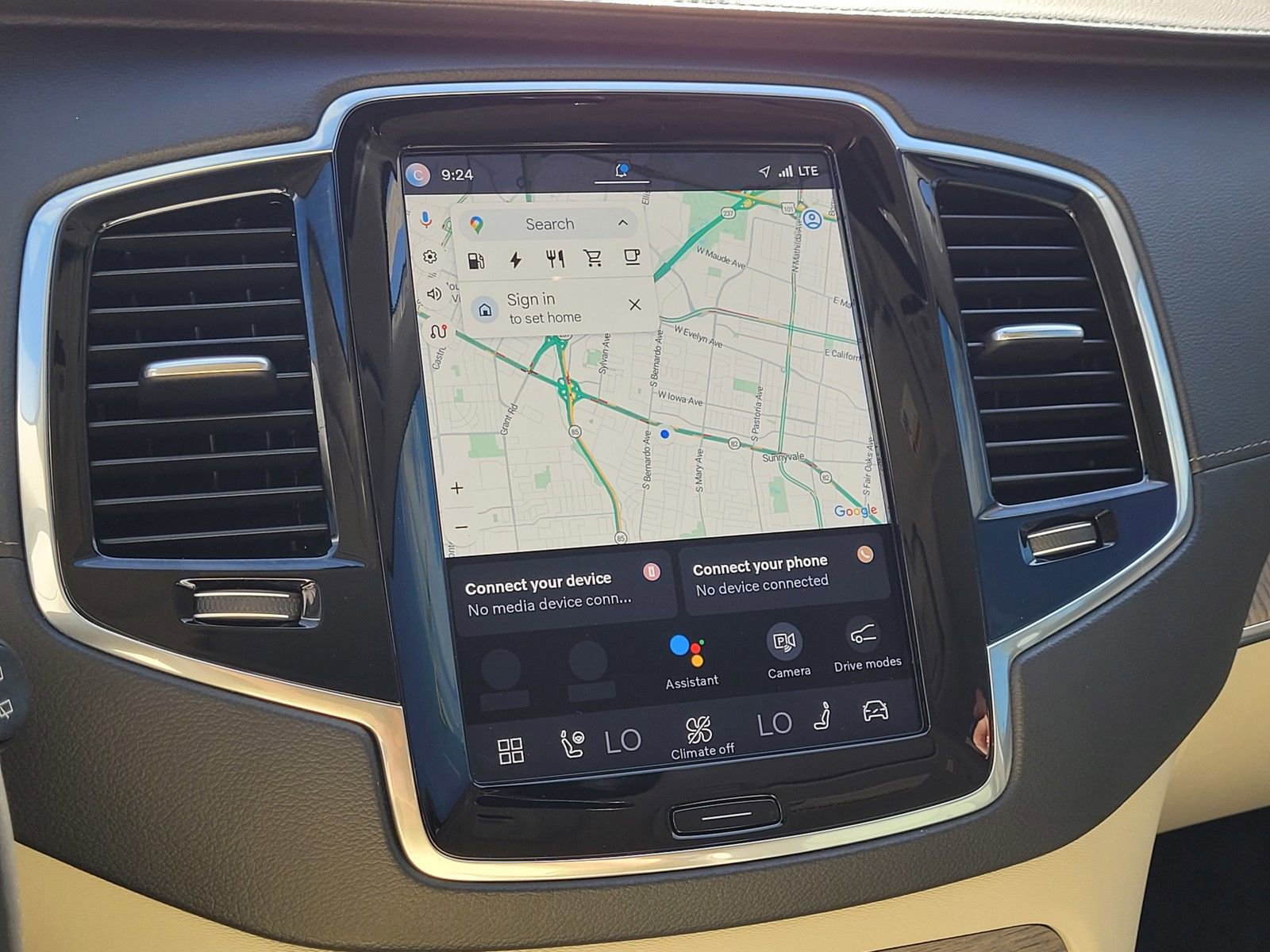 Certified 2023 Volvo XC90 T8 Ultimate w/ Lounge Package AWD/4WD image 24