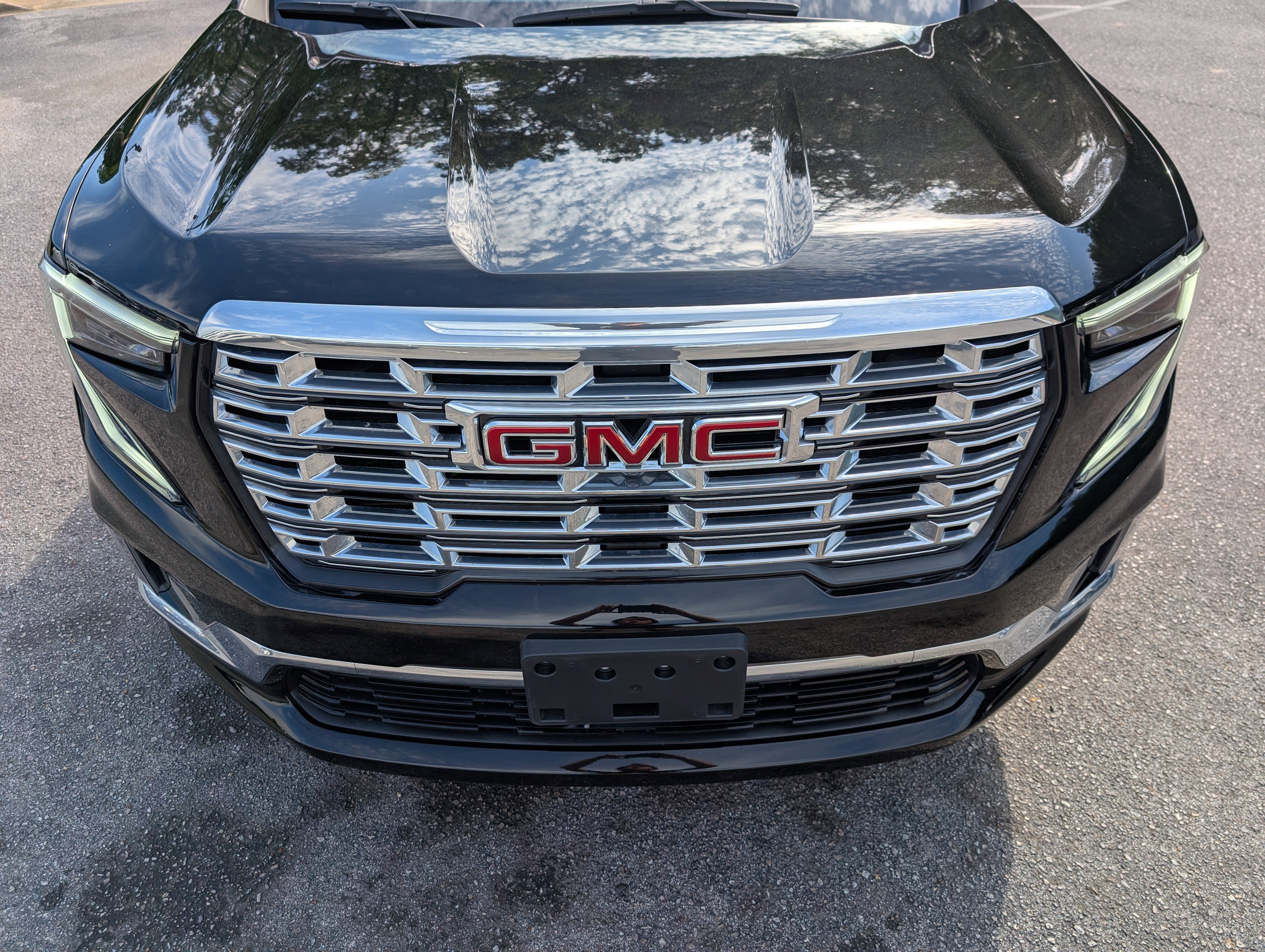 Used 2024 GMC Acadia Denali FWD image 12