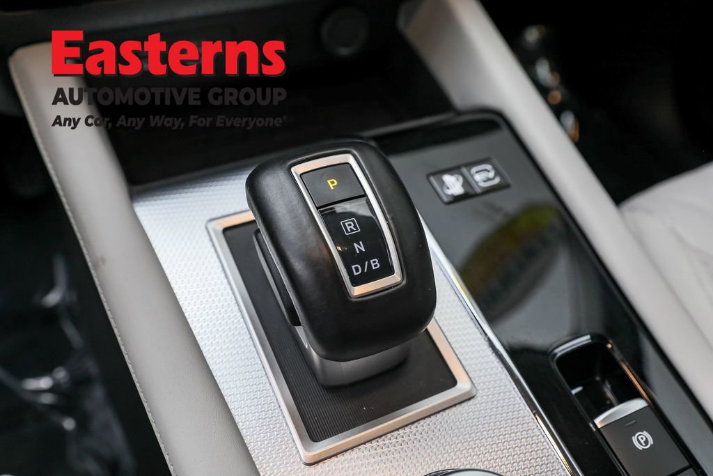 Used 2024 Mitsubishi Outlander SEL image 13