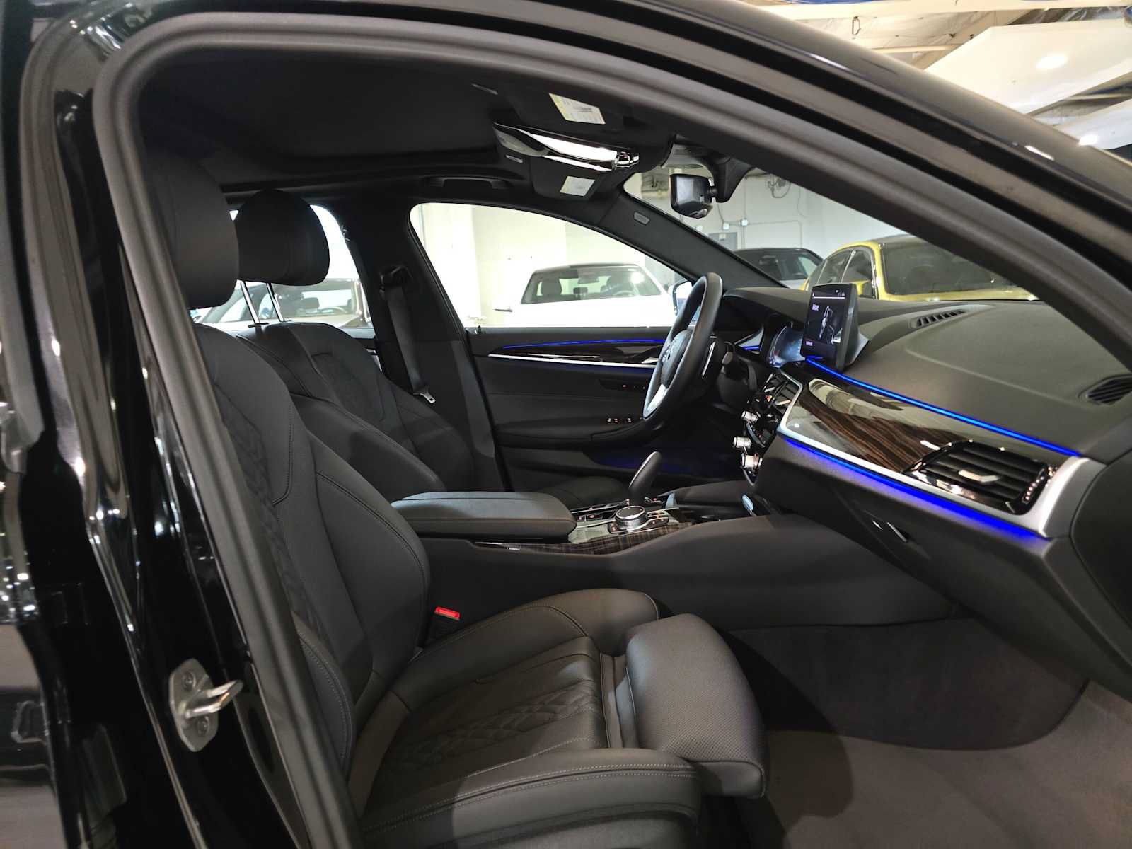 Used 2023 BMW 530i xDrive AWD/4WD image 10