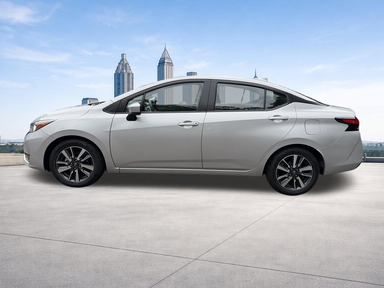 Used 2024 Nissan Versa SV FWD image 2