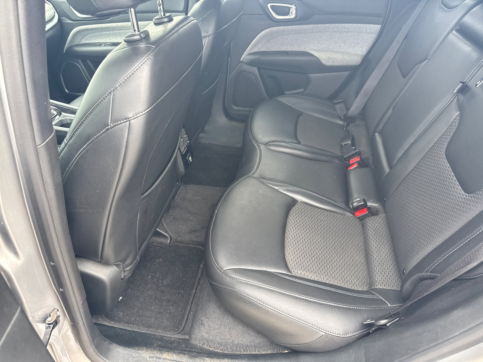 Used 2023 Jeep Compass Latitude image 20