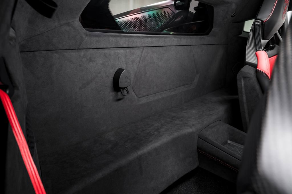 Used 2025 Lamborghini Revuelto image 31