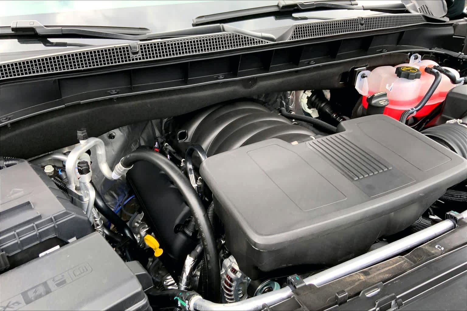 New 2026 Chevrolet Suburban Z71 AWD/4WD image 17