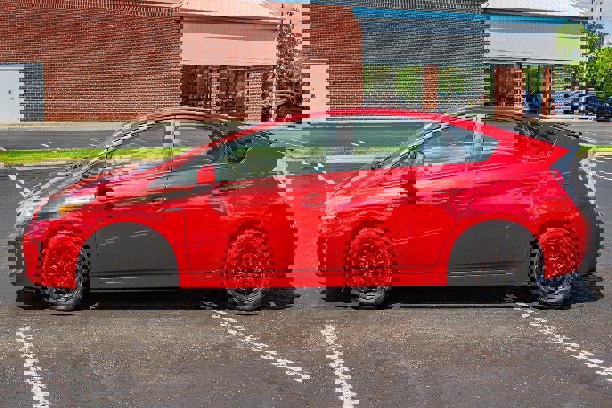 Used 2015 Toyota Prius Three FWD image 5