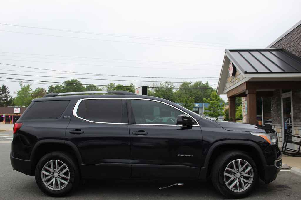 Used 2017 GMC Acadia SLE FWD image 4
