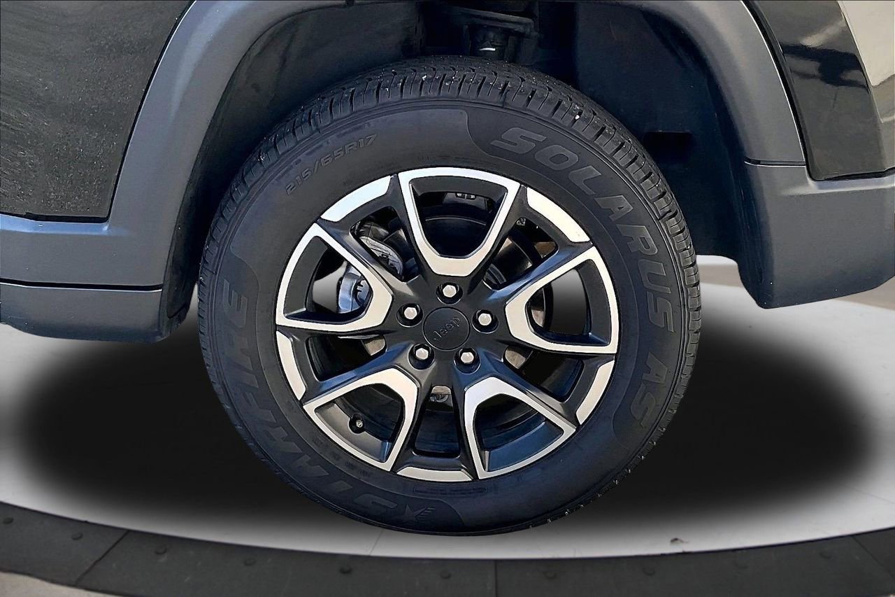Used 2024 Jeep Compass Trailhawk image 35
