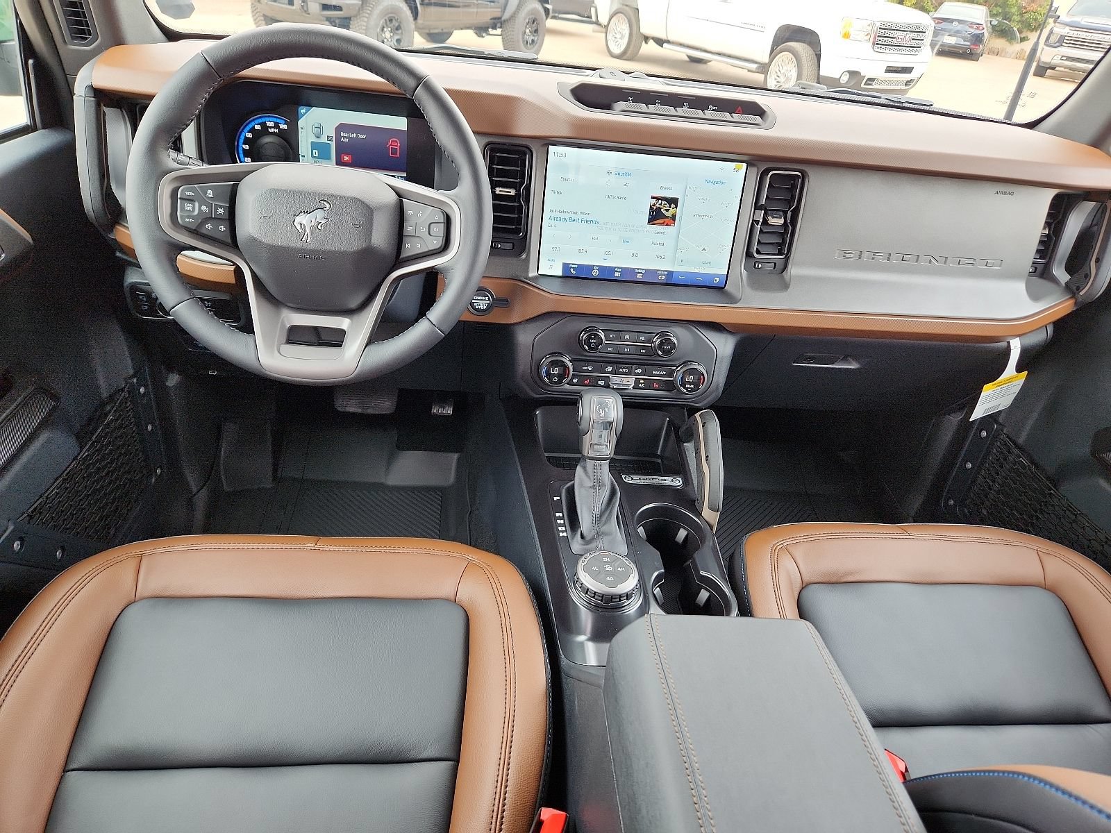 New 2024 Ford Bronco Outer Banks AWD/4WD image 9