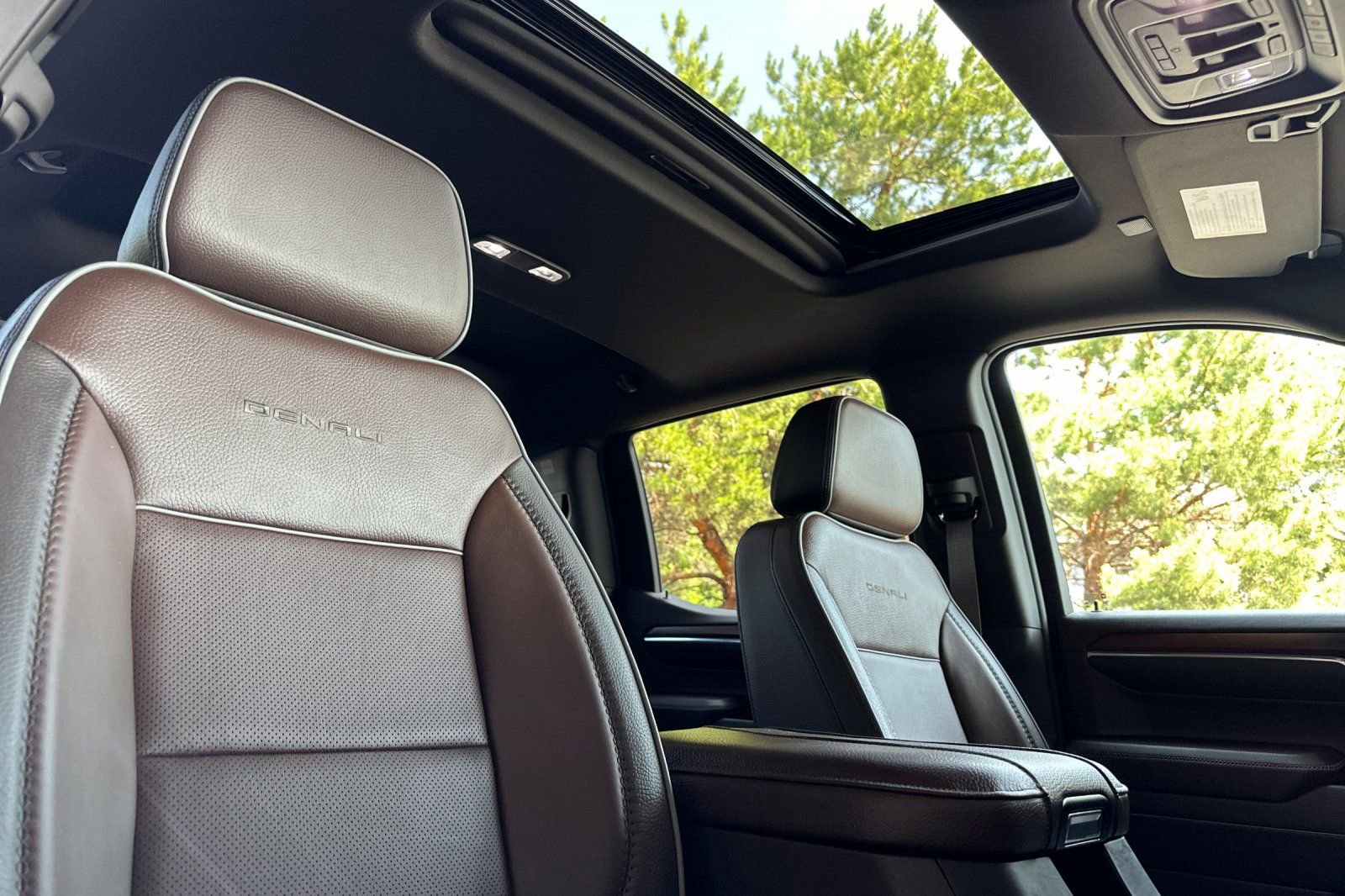 Used 2025 GMC Sierra 1500 Denali w/ Technology Package image 16