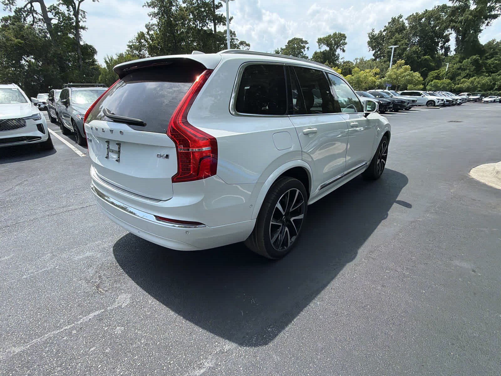 Certified 2023 Volvo XC90 B6 Plus w/ Protection Package Premier AWD/4WD image 13