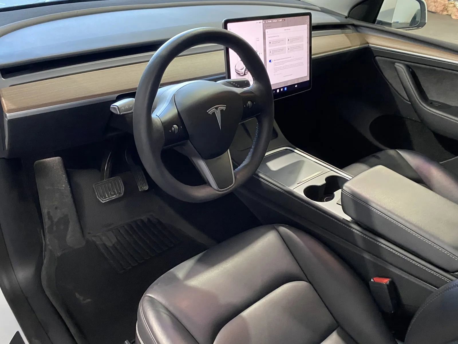 Used 2023 Tesla Model Y Long Range image 10