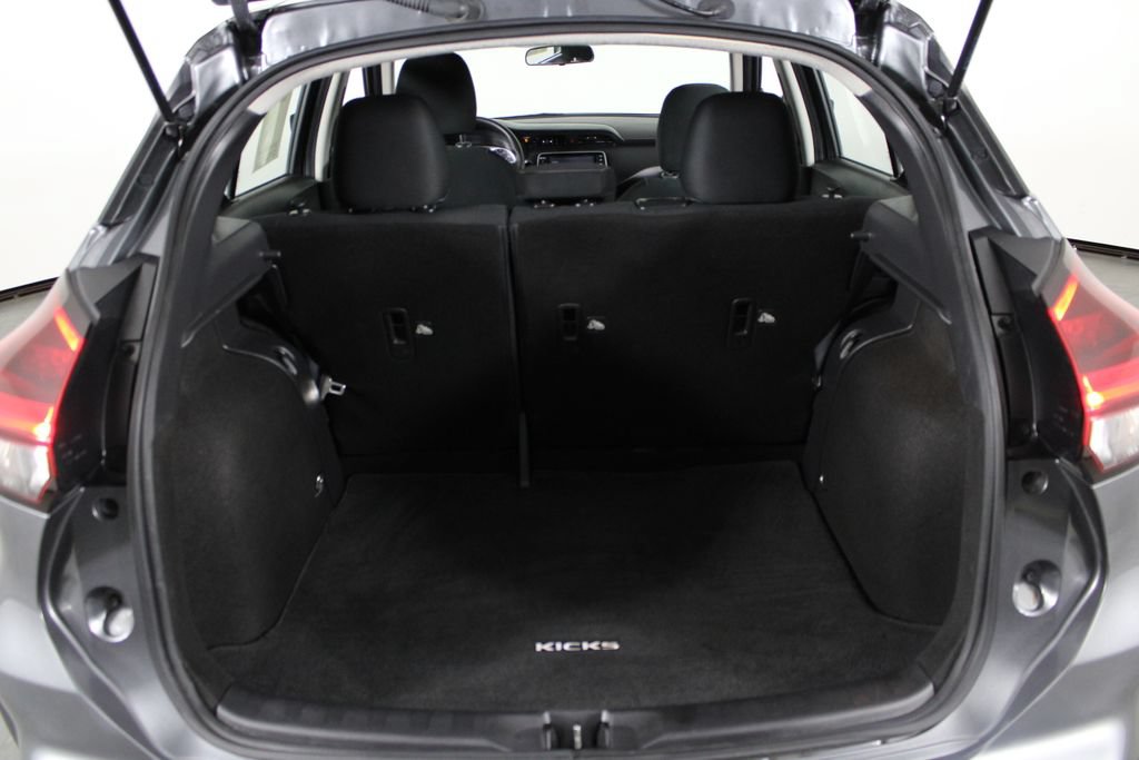 Certified 2022 Nissan Kicks S FWD image 18