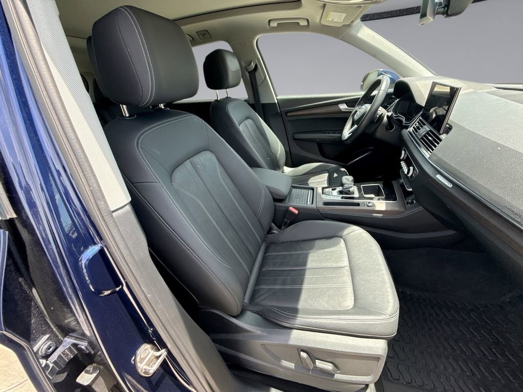 Used 2021 Audi Q5 2.0T Premium Plus w/ Premium Plus Package AWD/4WD image 16