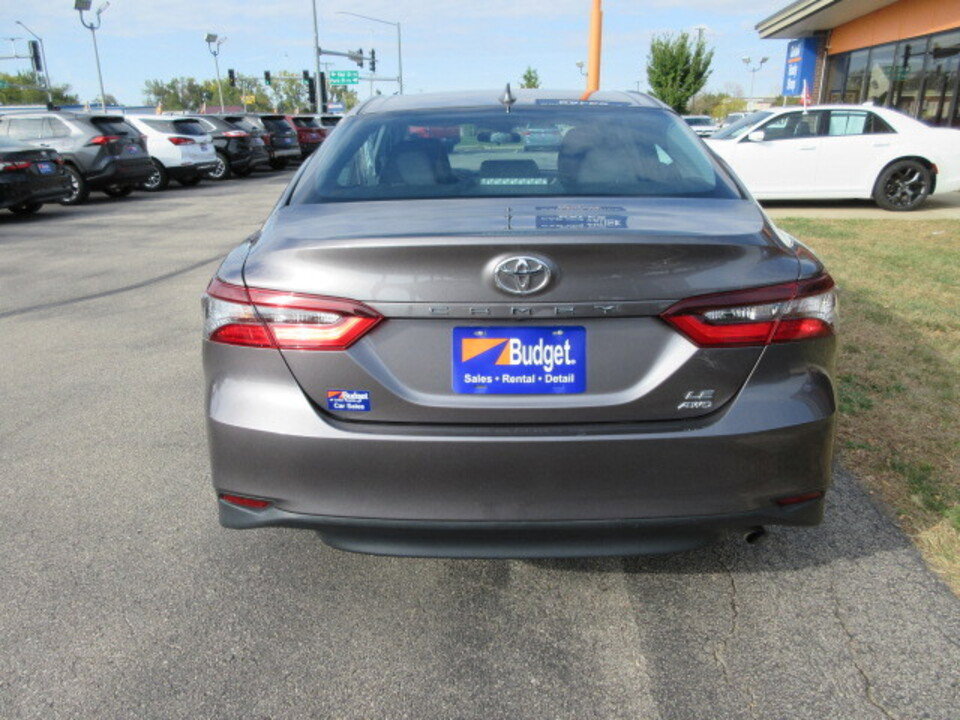 Used 2024 Toyota Camry LE image 4
