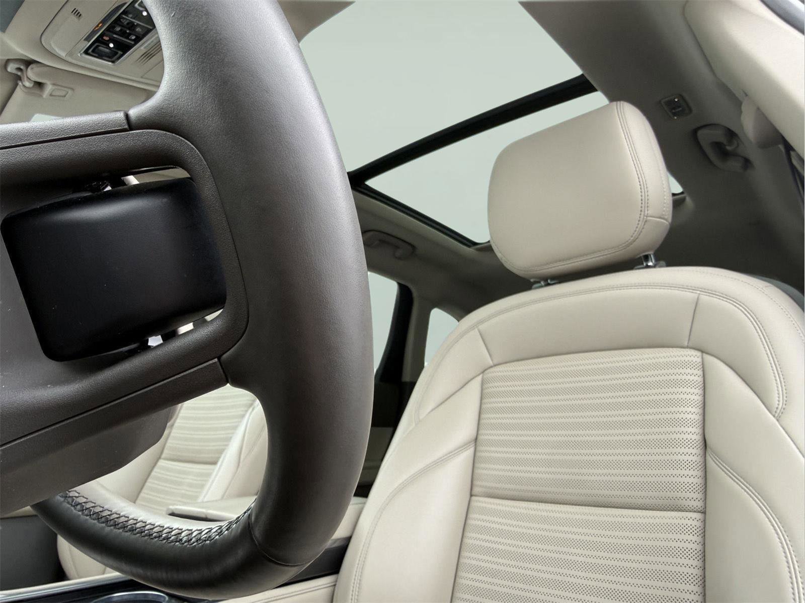 Used 2024 Lincoln Nautilus Reserve w/ Equipment Group 202A image 13