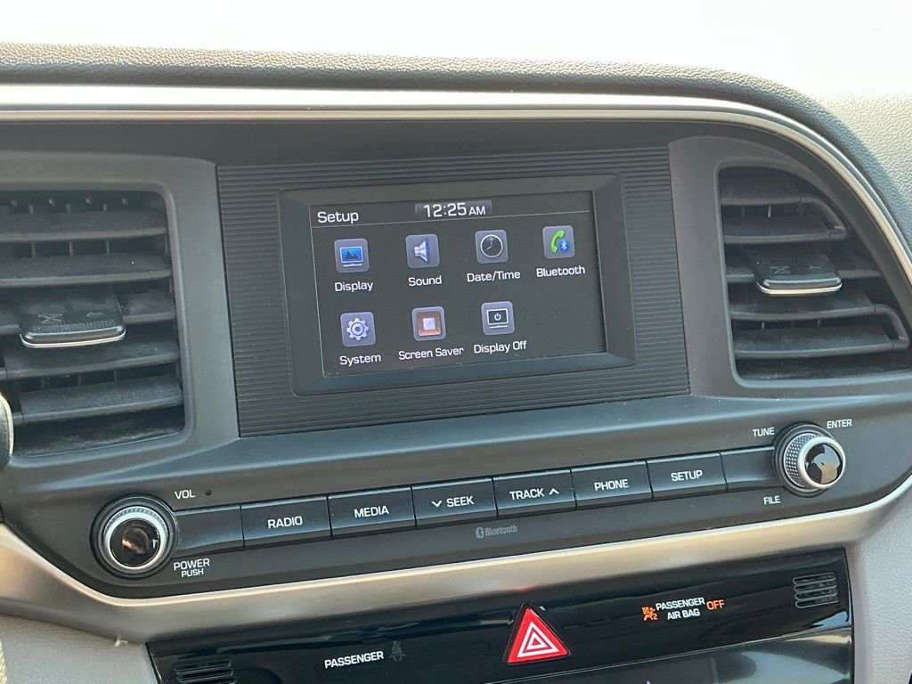 Used 2020 Hyundai Elantra SE image 31