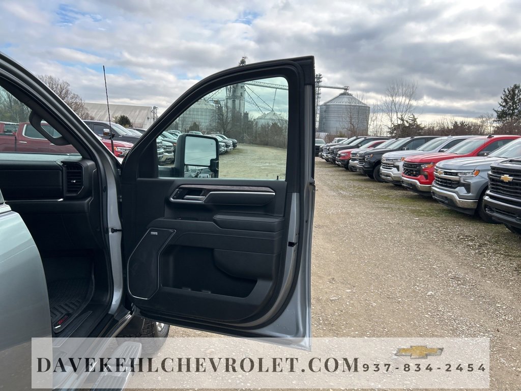 Used 2025 Chevrolet Silverado 3500 LTZ w/ LTZ Plus Package image 35
