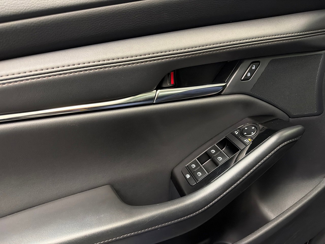 Certified 2025 MAZDA MAZDA3 s image 32