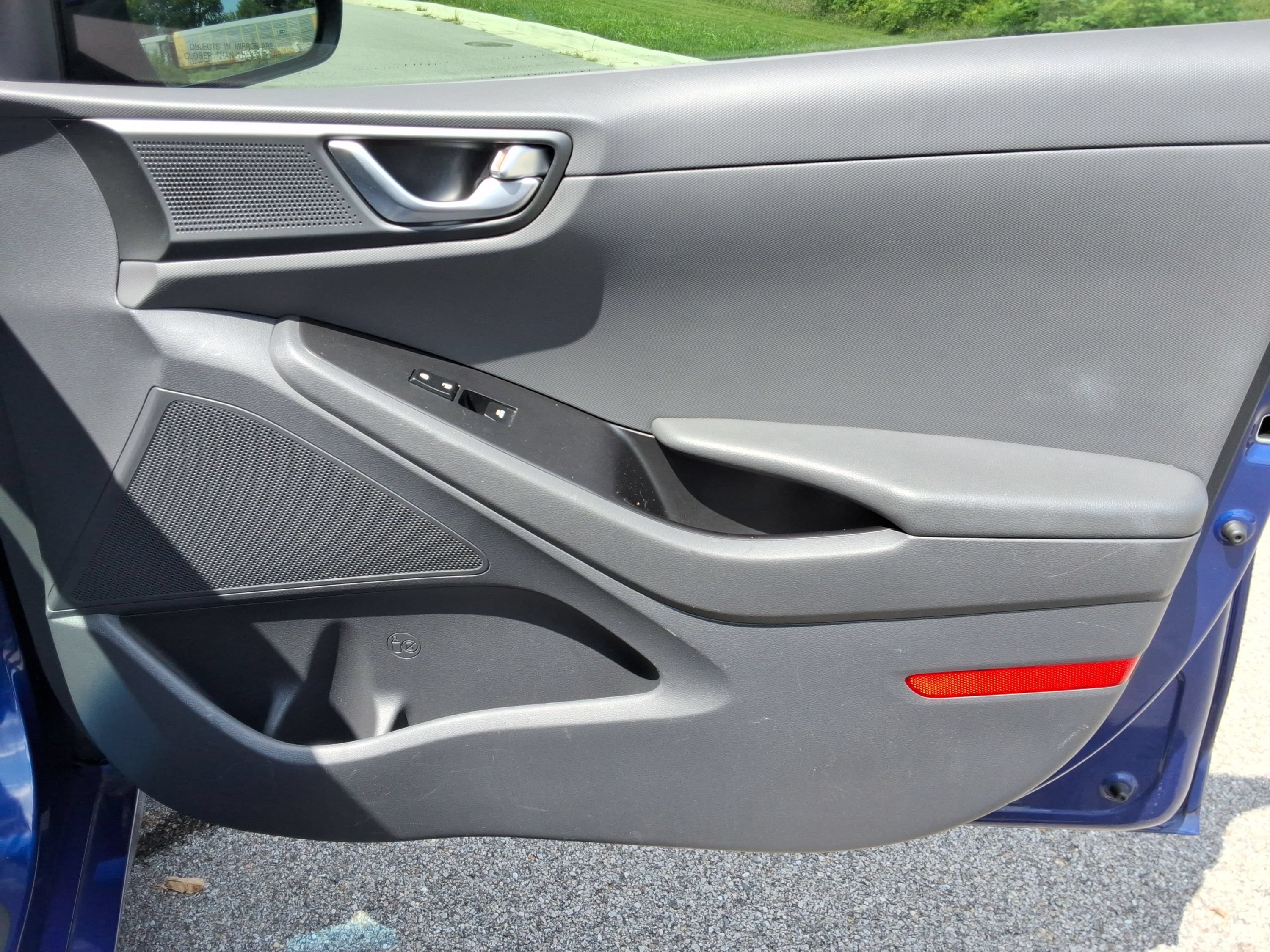 Used 2019 Hyundai Ioniq Limited FWD image 25