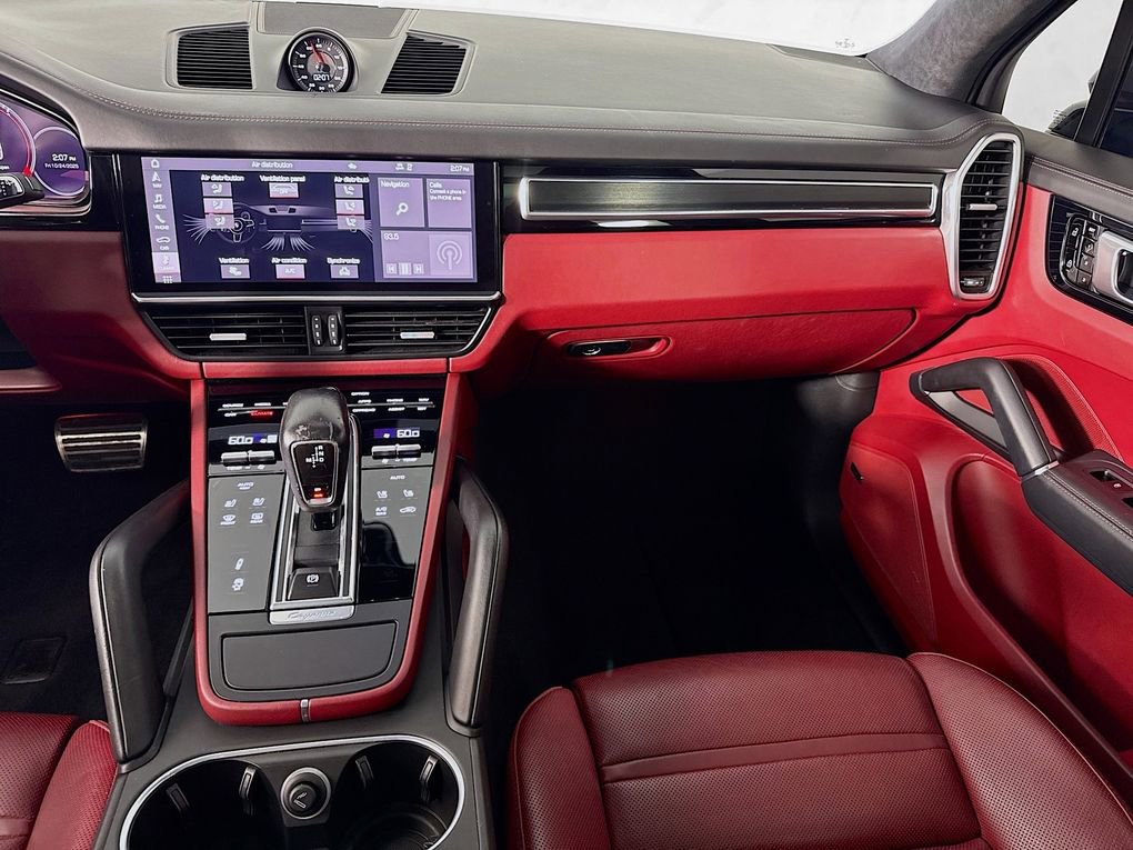 Used 2021 Porsche Cayenne GTS image 29