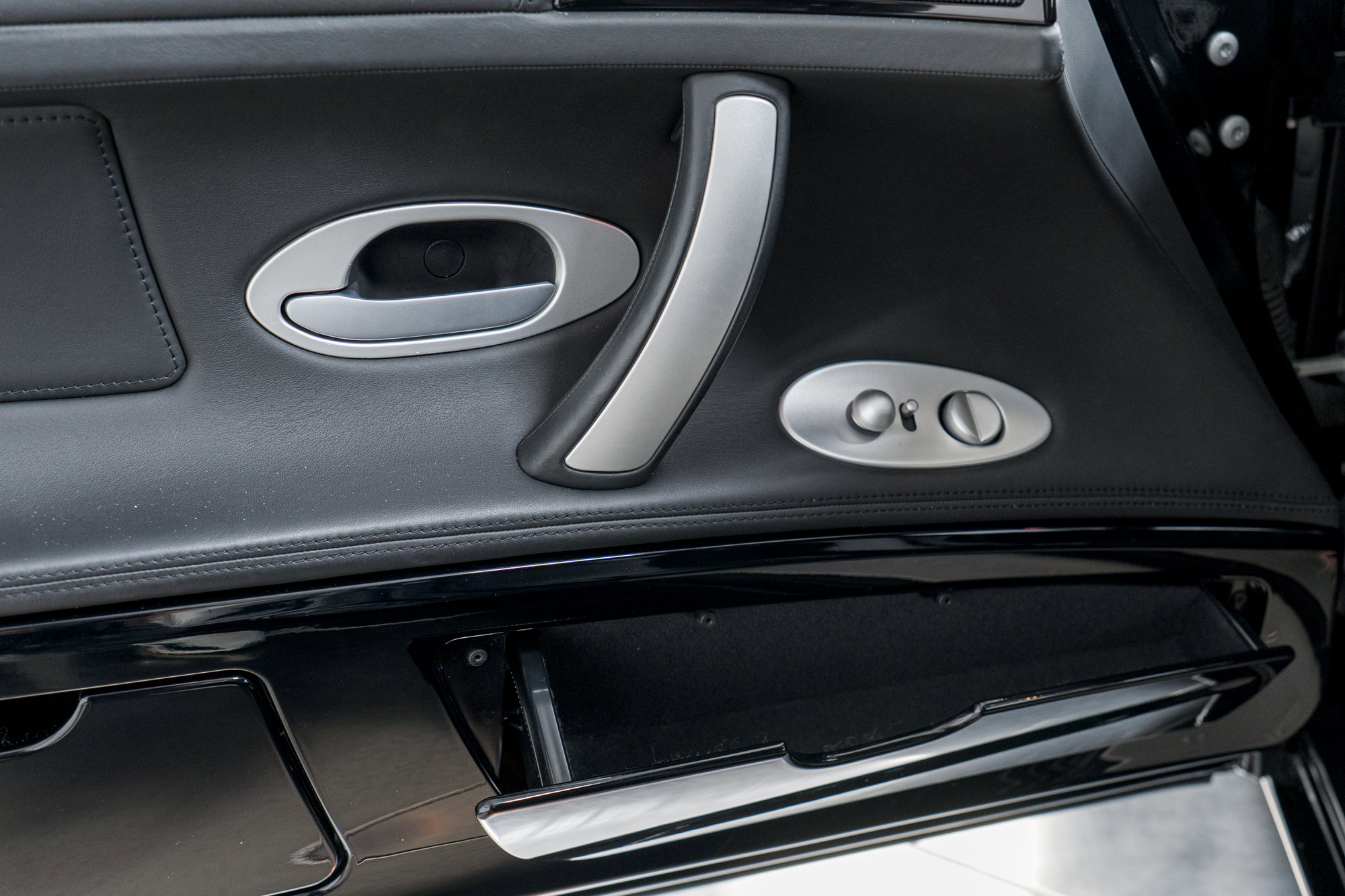 Used 2003 BMW Z8 Alpina image 15