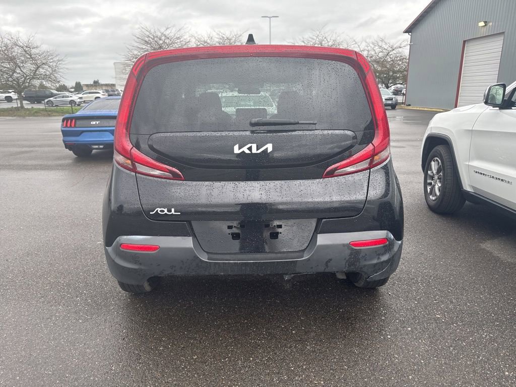 Used 2022 Kia Soul LX image 4