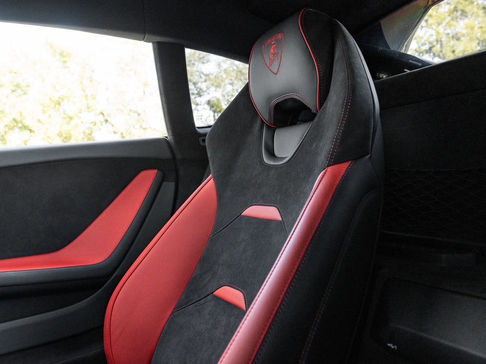 Used 2024 Lamborghini Huracan Tecnica image 15