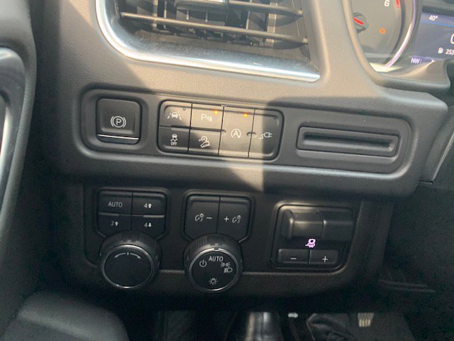 Used 2021 Chevrolet Tahoe Z71 w/ Z71 Signature Package image 17