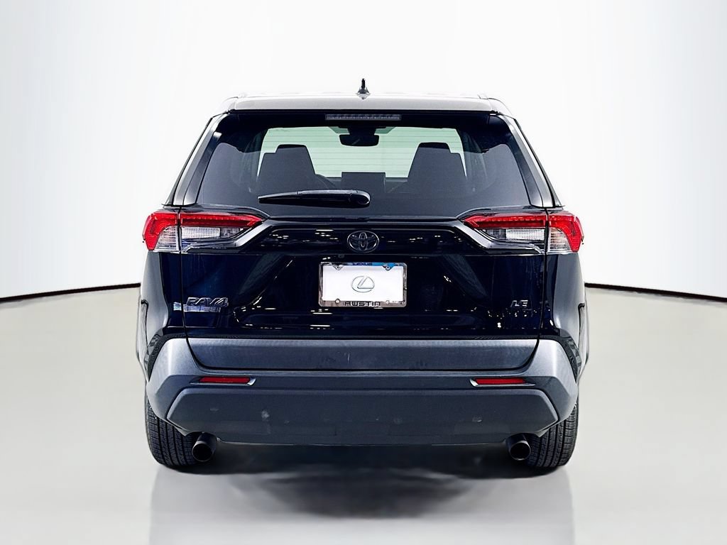 Used 2022 Toyota RAV4 LE FWD image 6