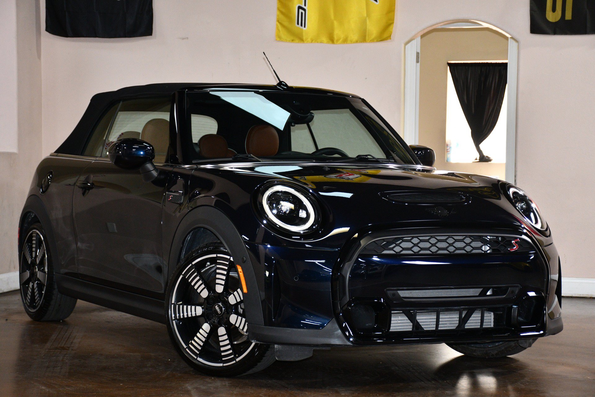 Used 2023 MINI Cooper S FWD image 3