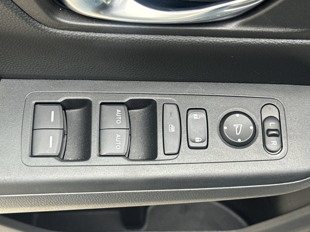 Certified 2025 Honda CR-V EX image 15