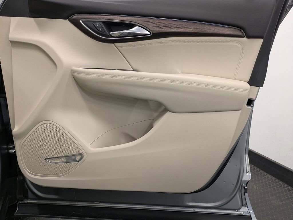 Used 2023 Buick Envision Avenir image 24