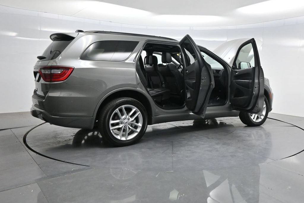 Used 2025 Dodge Durango GT AWD/4WD image 4