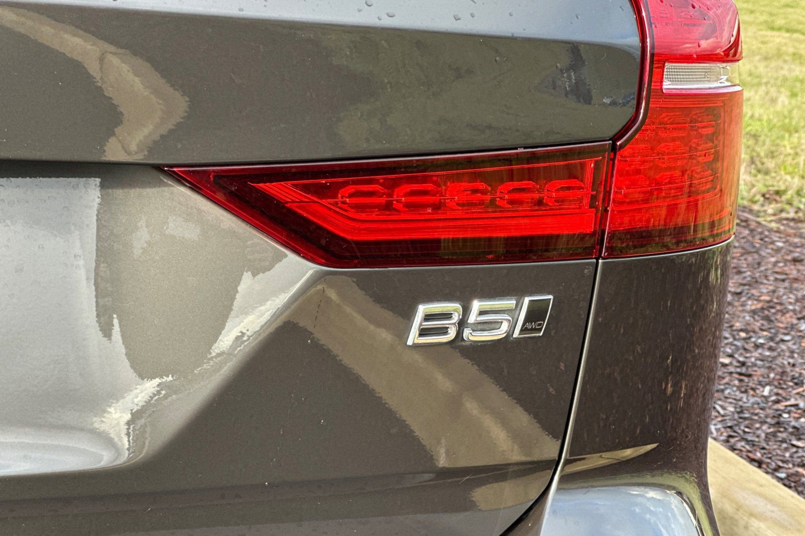 Used 2025 Volvo V60 B5 Cross Country Plus image 32