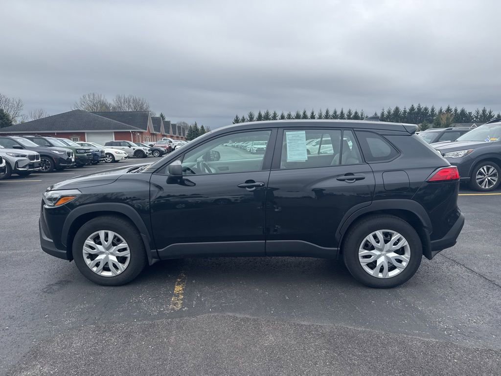 Used 2023 Toyota Corolla Cross L AWD/4WD image 7