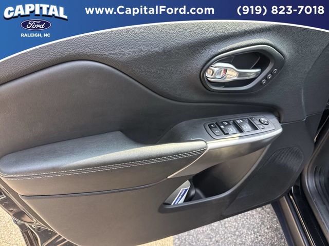 Used 2022 Jeep Cherokee Limited AWD/4WD image 20