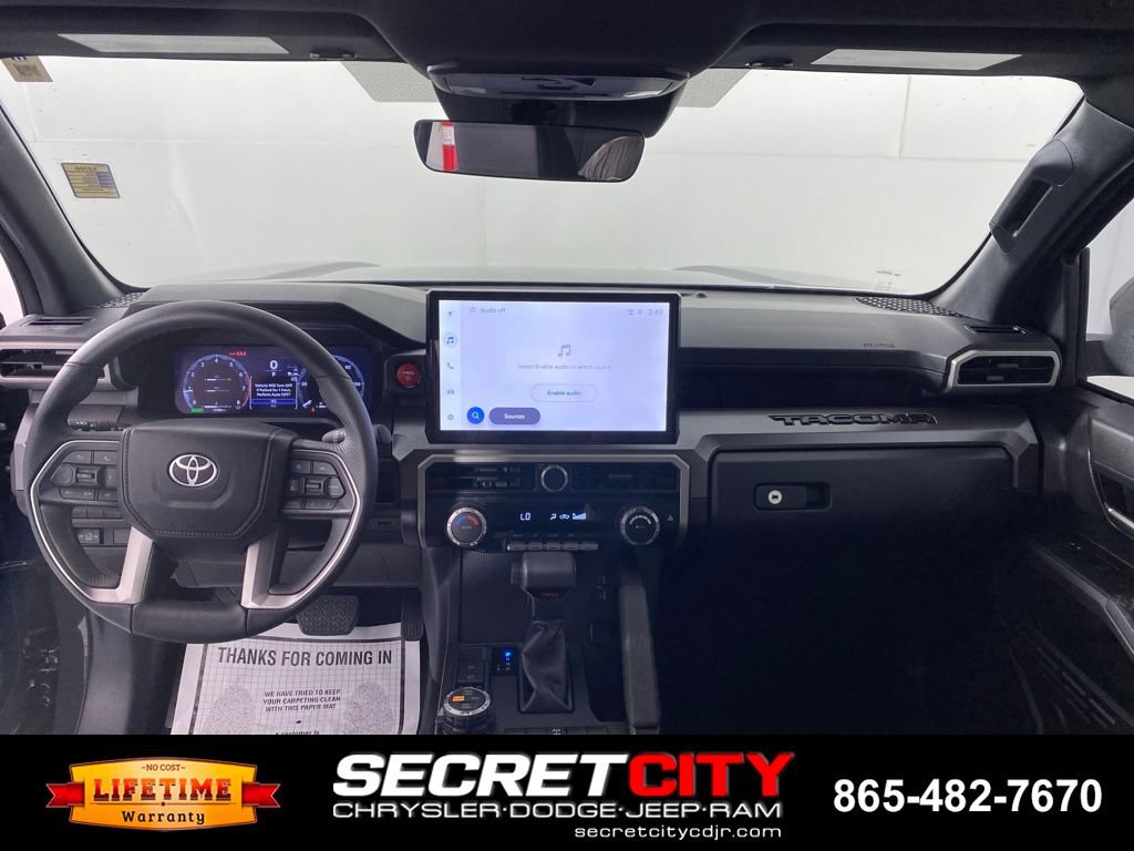 Used 2025 Toyota Tacoma TRD Off-Road AWD/4WD image 25