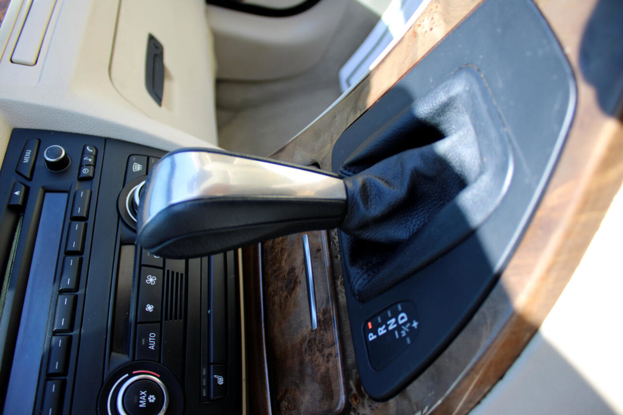 Used 2007 BMW 328i Convertible image 23