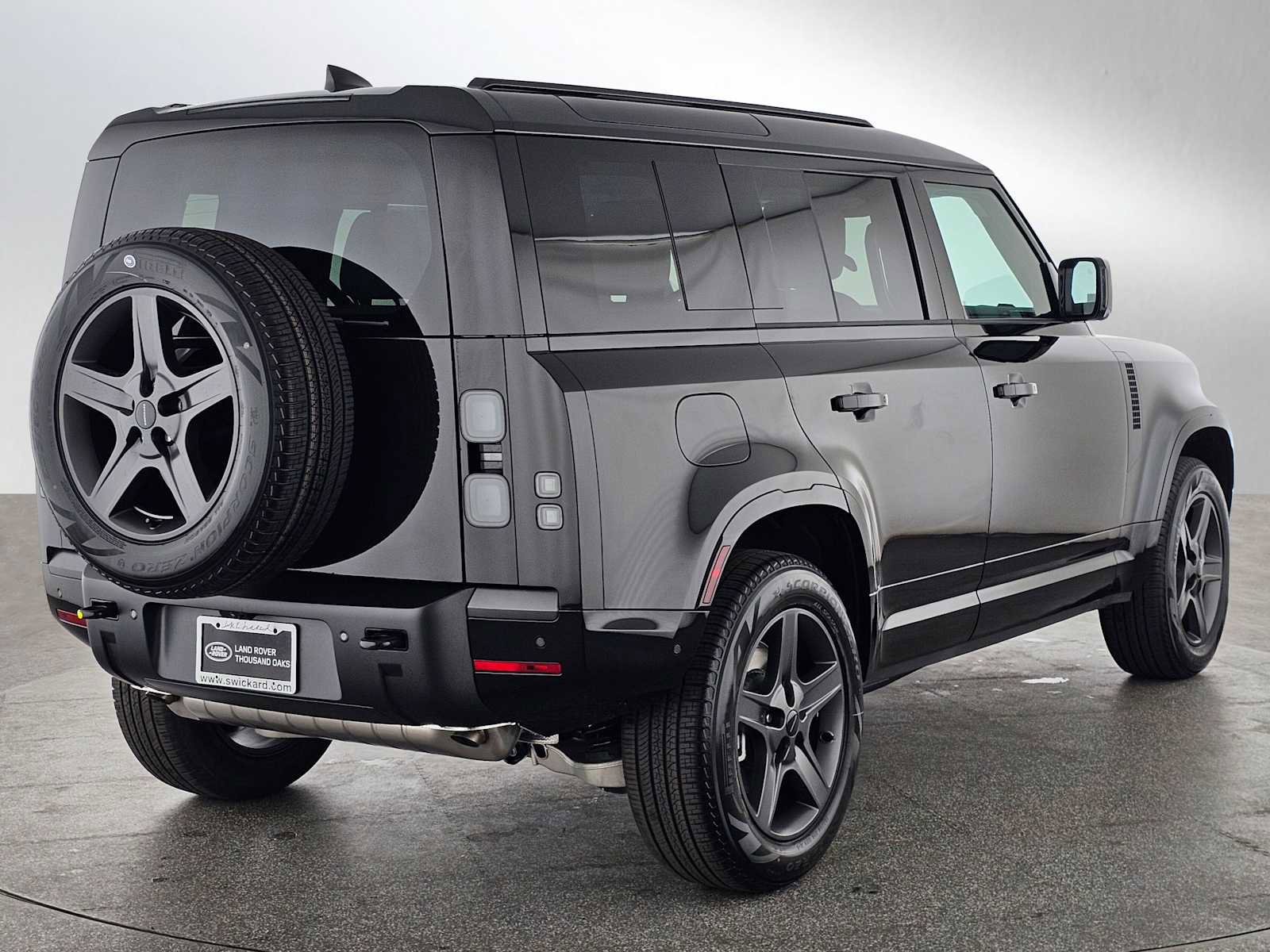 New 2026 Land Rover Defender 110 X-Dynamic SE image 5