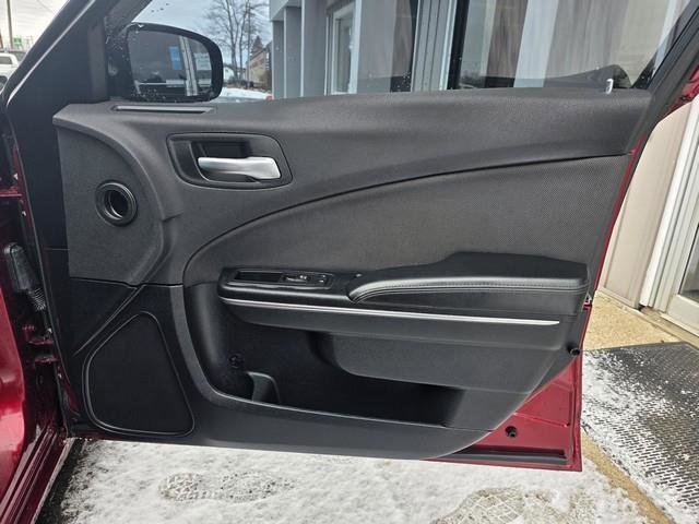 Used 2017 Dodge Charger SE w/ Popular Equipment Group image 25