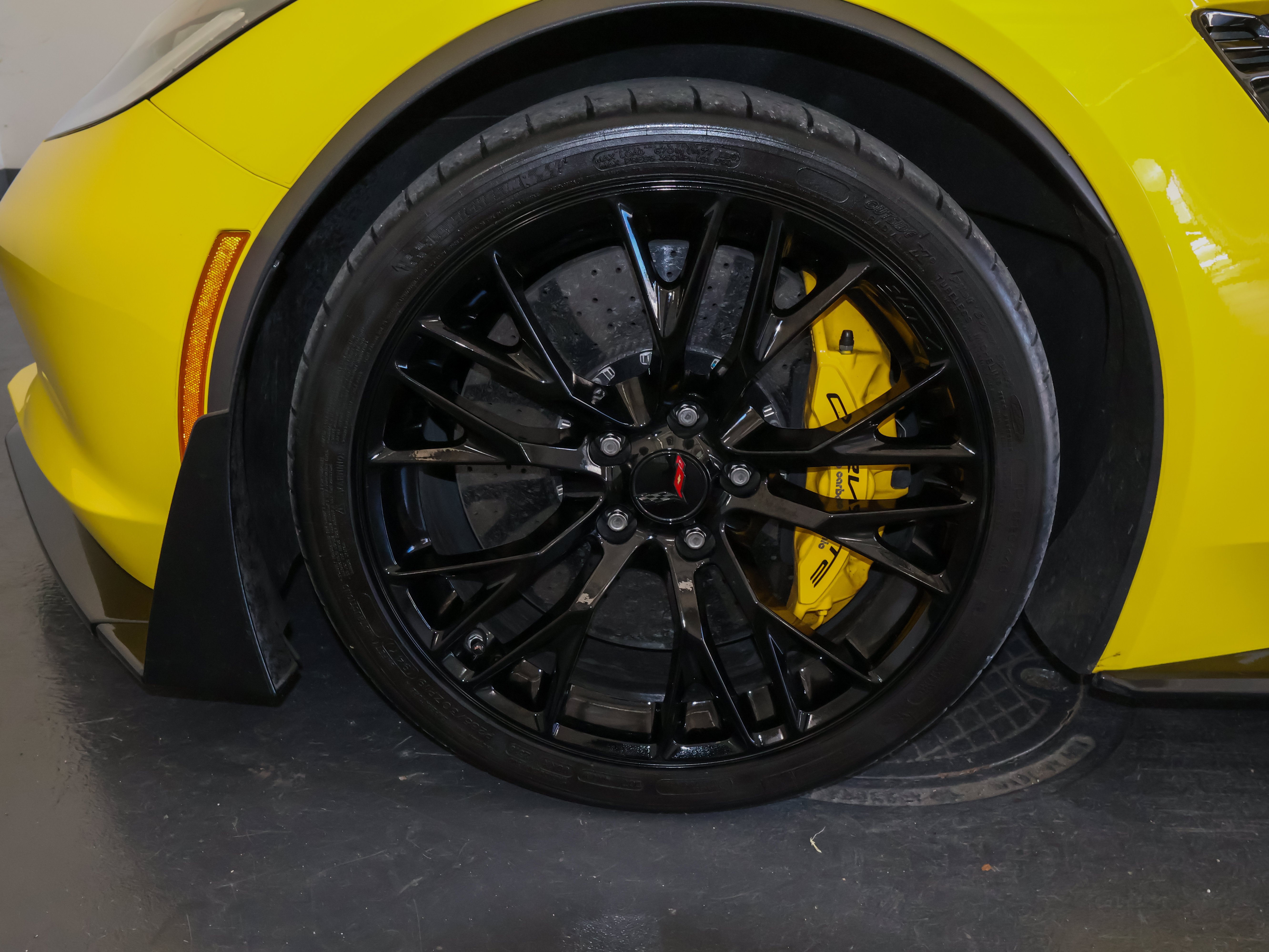 Used 2016 Chevrolet Corvette Z06 w/ 3LZ Preferred Equipment Group RWD image 36